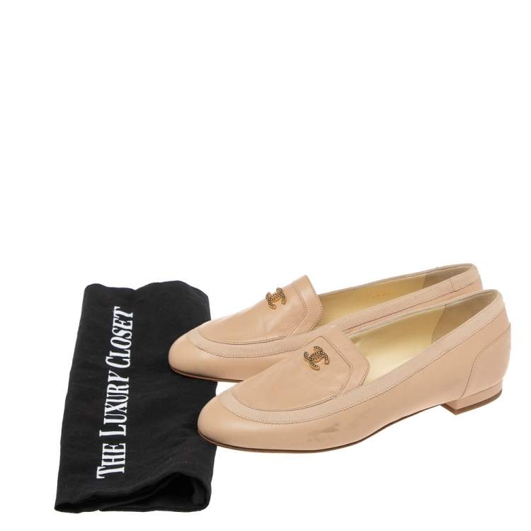 Pre Owned Chanel Beige Leather CC Loafer Size 36