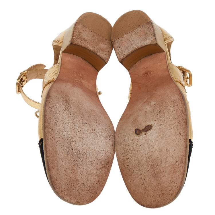 مملوكة مسبقًا Chanel Gold/Black Suede And Leather CC Ankle Strap Lace-Up Sandals Size 39.5