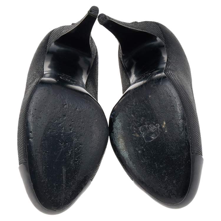 Pre Owned Chanel Black Textured Leather CC Cap Toe Pumps Size 38.5