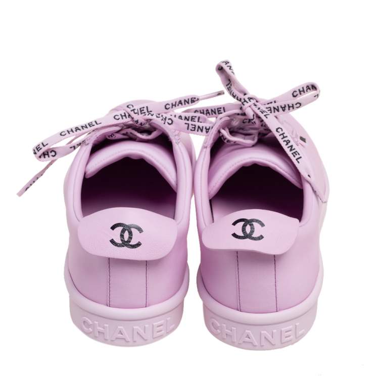 Pre Owned Chanel Lilac Leather Weekender Low-Top Sneakers Size 40