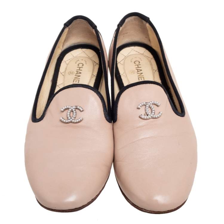 Pre Owned Chanel Beige Leather Embellished CC Smoking Slippers Size 38