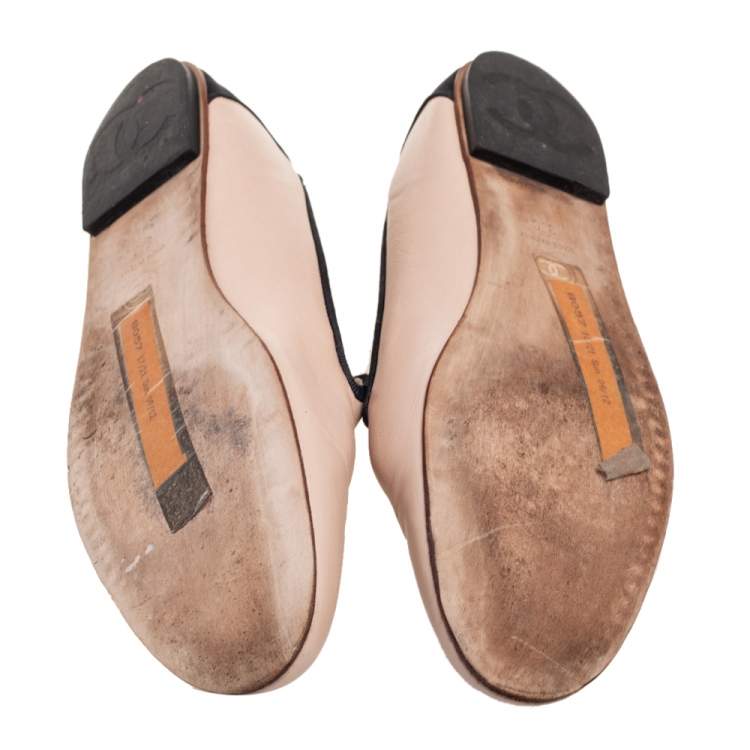 Pre Owned Chanel Beige Leather Embellished CC Smoking Slippers Size 38