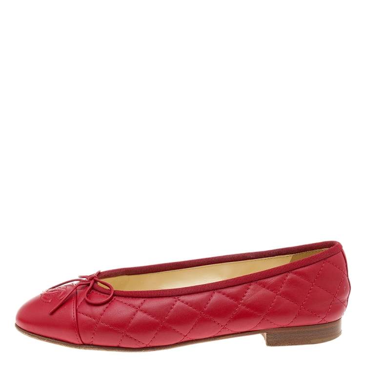 Chanel Red Quilted Leather CC Ballet Flats Size 36 Chanel