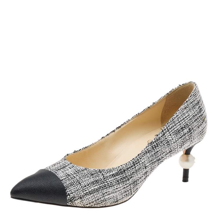 Chanel White and Black Tweed Capped Toe Pumps - Ann's