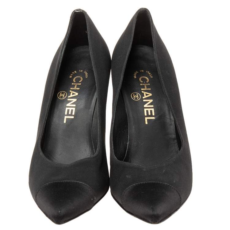 Pre Owned Chanel Black Canvas CC Cap Toe Pumps Size 37