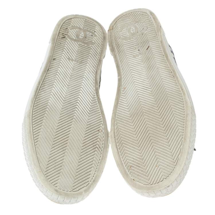 Pre Owned Chanel White Printed Fabric and Gold Lurex Cap Toe Low-Top Sneakers Size 41