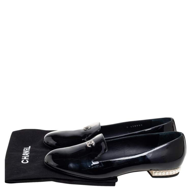 Pre Owned Chanel Black Patent Leather CC Faux Pearl Loafers Size 38