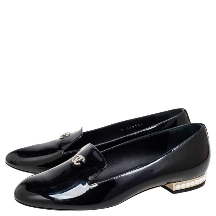 Pre Owned Chanel Black Patent Leather CC Faux Pearl Loafers Size 38