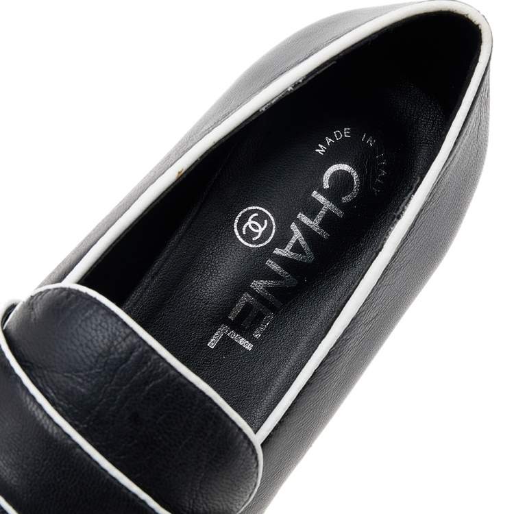 Pre Owned Chanel Black/White Leather CC Cap Toe Slip On Loafers Size 37