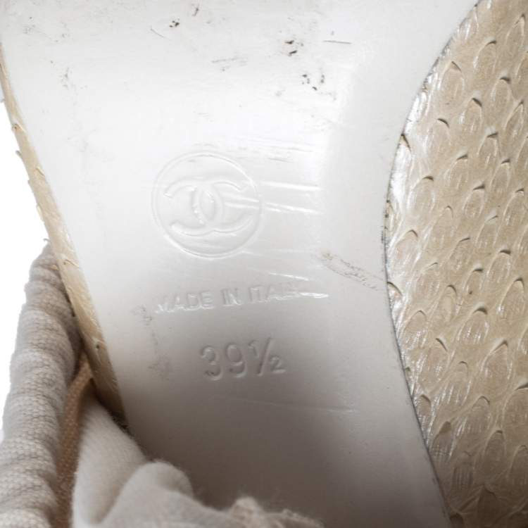 Pre Owned  Chanel Cream Python Leather CC Chain Detail Peep Toe Pumps Size 39.5