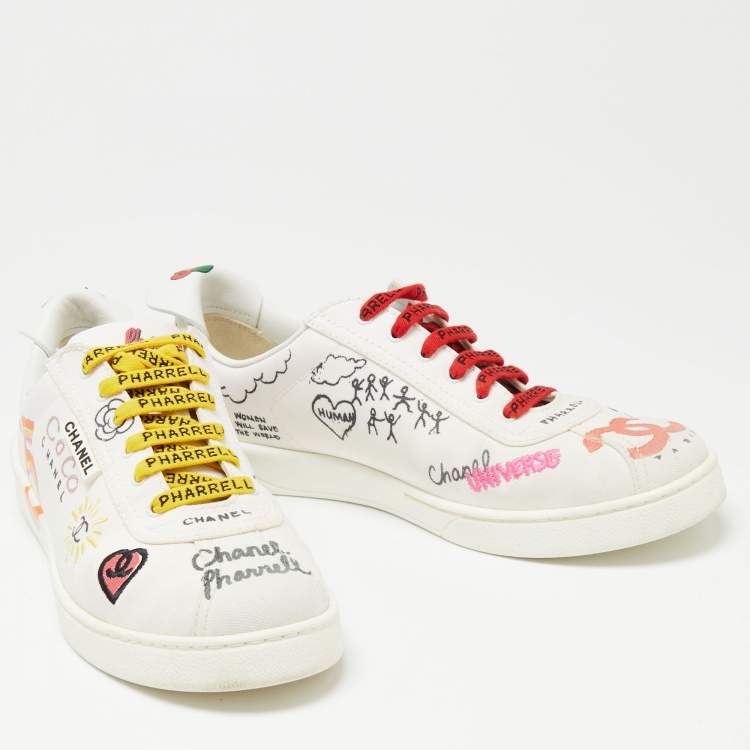 Pre Owned Chanel x Pharrell White Canvas Graffiti Low-Top Sneakers Size 42