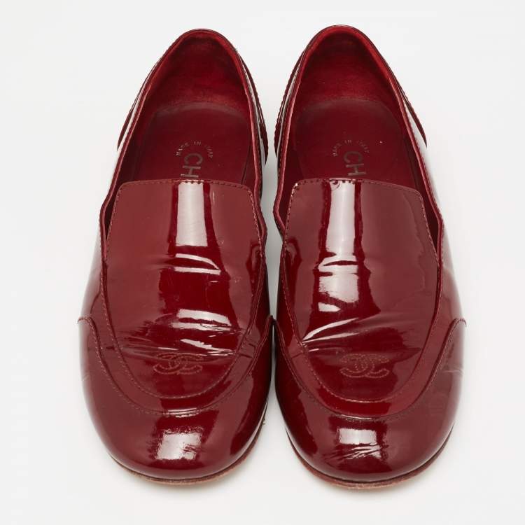 Pre Owned Chanel Burgundy Patent Leather CC Loafers Size 39.5