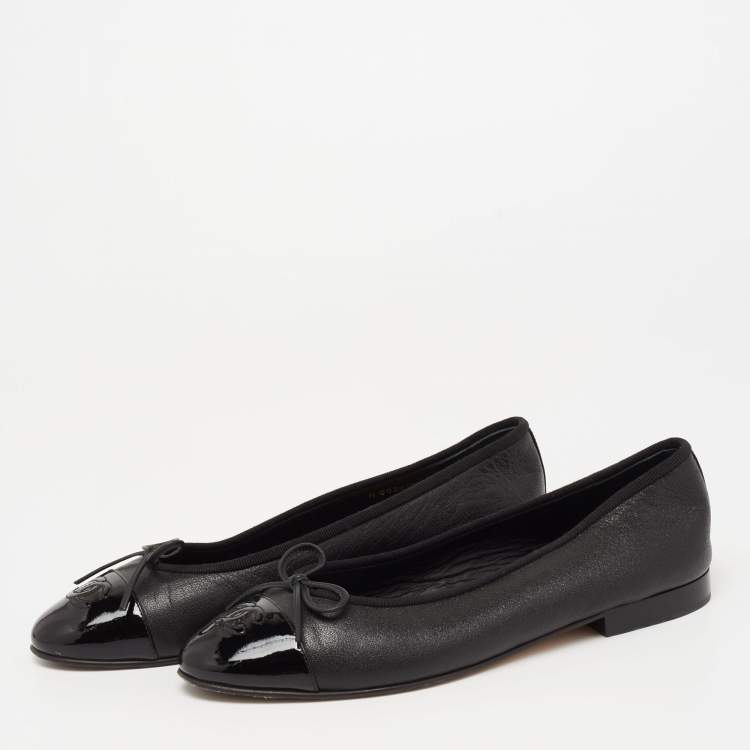 Chanel Black Patent and Leather Bow CC Cap-Toe Ballet Flats Size 38 Chanel