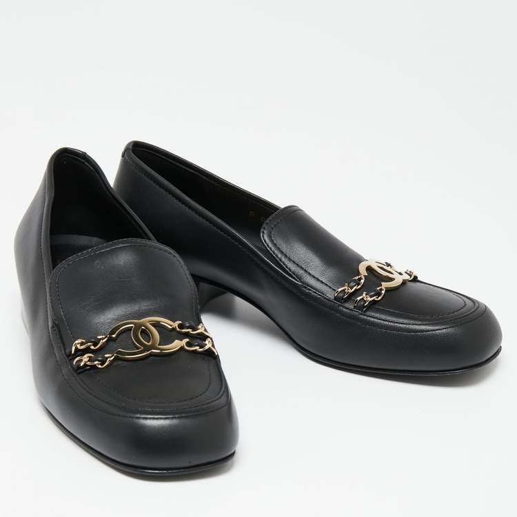 Pre Owned Chanel  Black Leather CC Chain Link Slip On Loafers Size 39