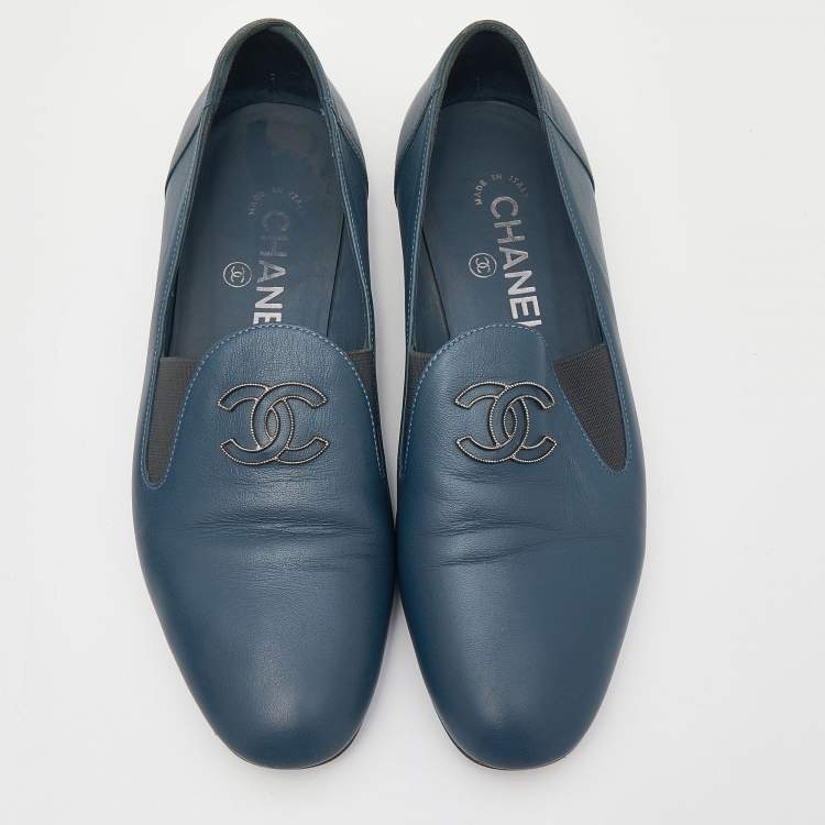 Pre Owned Chanel Blue Leather CC Slip On Loafers Size 36.5