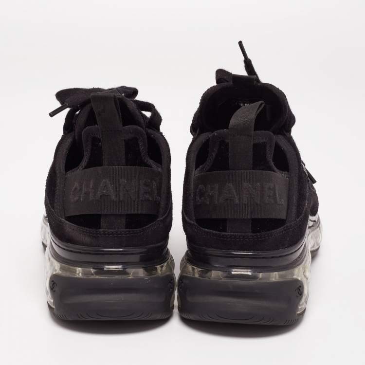 مملوكة مسبقًا Chanel Black Velvet And Suede CC Sneakers Size 39
