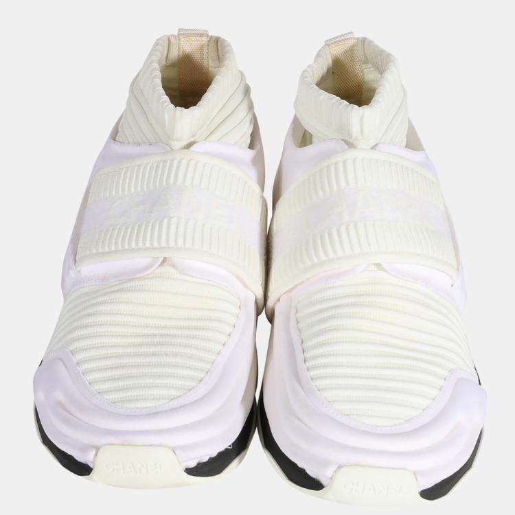 Pre Owned Chanel White Stretch Fabric Sneaker EU 39