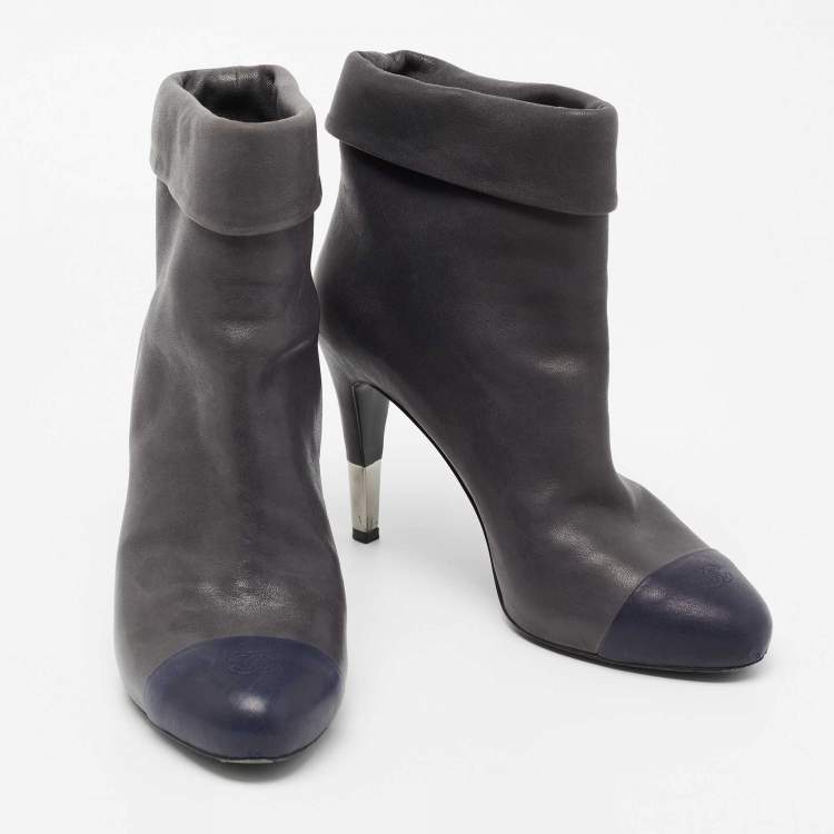 Pre Owned Chanel Dark Grey/Navy Blue Leather Cap Toe Ankle Length Boots Size 38.5
