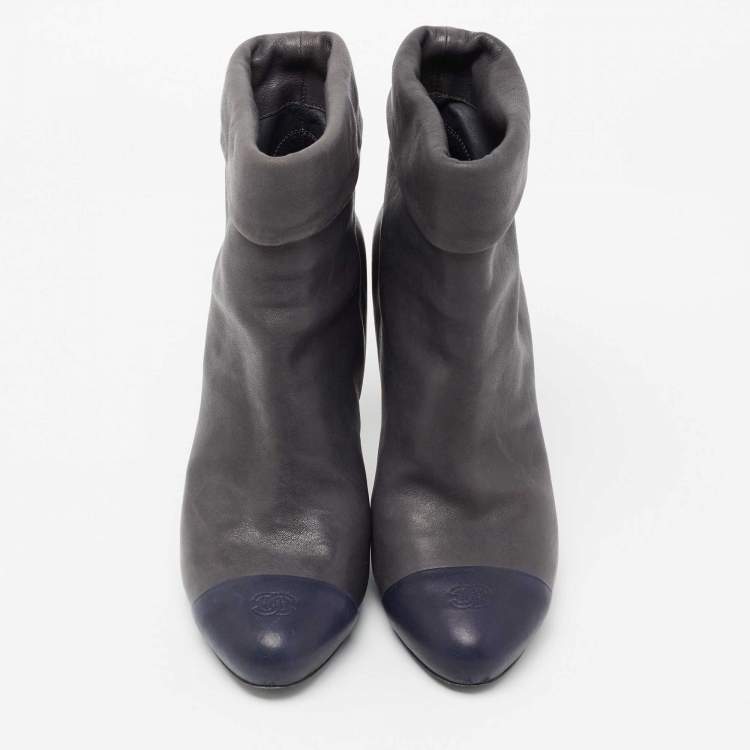 Pre Owned Chanel Dark Grey/Navy Blue Leather Cap Toe Ankle Length Boots Size 38.5