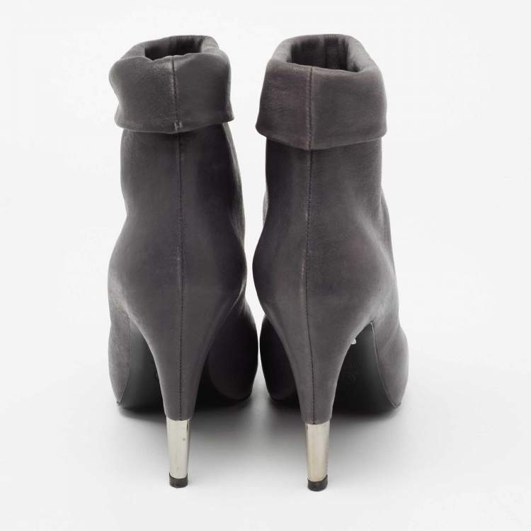 Pre Owned Chanel Dark Grey/Navy Blue Leather Cap Toe Ankle Length Boots Size 38.5