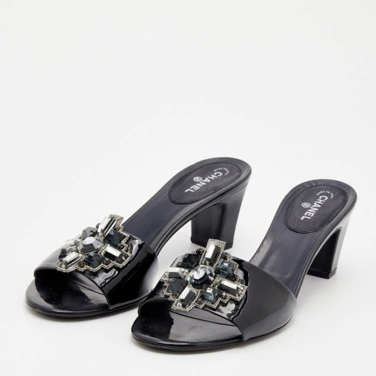 Chanel patent hot sale leather sandals