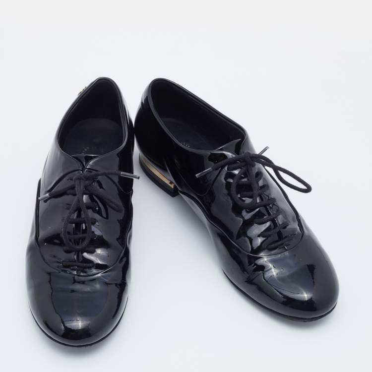 Pre Owned Chanel Black Patent Leather Pearl Embellished Lace Up Oxford Size 36.5