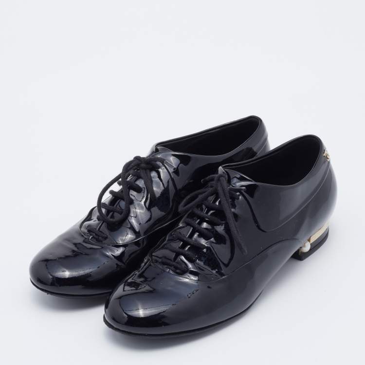 Pre Owned Chanel Black Patent Leather Pearl Embellished Lace Up Oxford Size 36.5