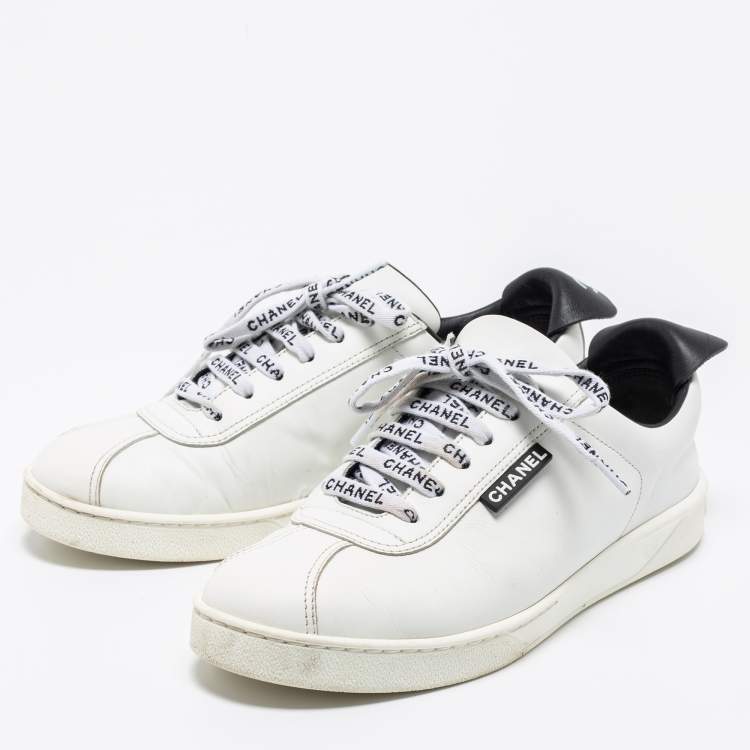 Chanel White Leather Logo Lace-Up Sneakers Size 37.5 Chanel