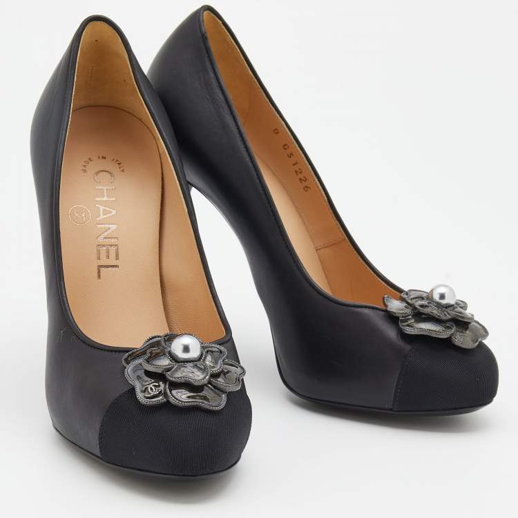 Pre Owned Chanel Black Leather And Fabric Cap Toe Camellia Pearl Embellished Pumps Size 35