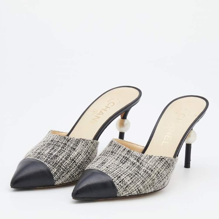 CHANEL runway beige/black leather mules heels with Pearl