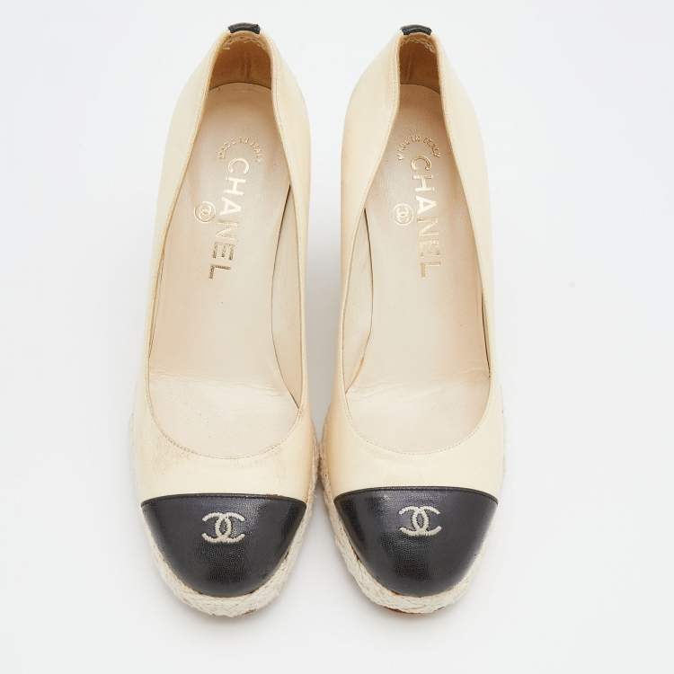 Pre Owned Chanel Cream/Black Leather CC Cap Toe Espadrille Platform Wedge Pumps Size 36.5
