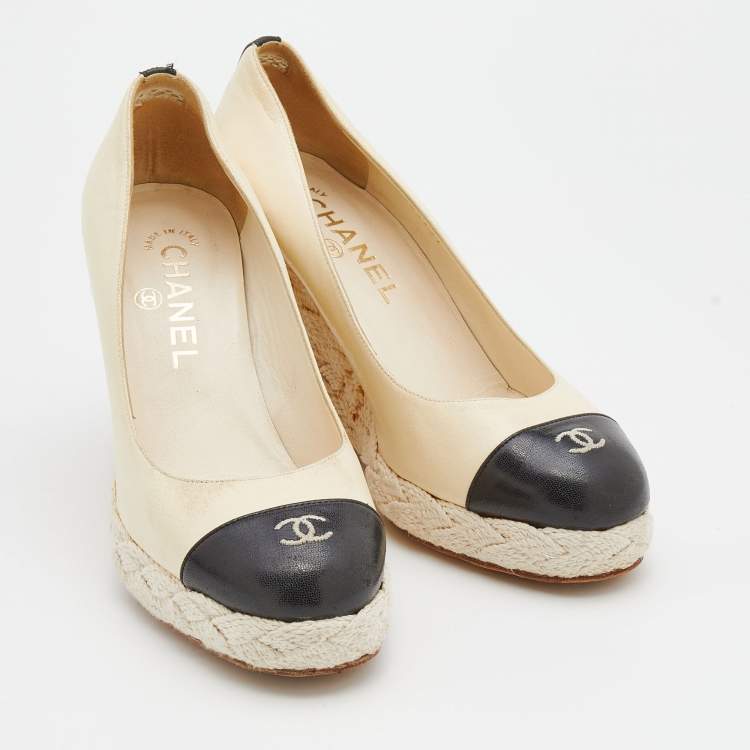 Pre Owned Chanel Cream/Black Leather CC Cap Toe Espadrille Platform Wedge Pumps Size 36.5