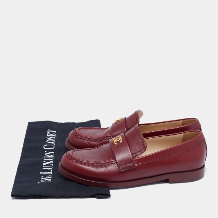 Pre Owned Chanel Burgundy Leather CC Loafers Size 38.5