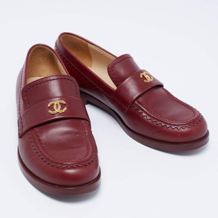 Pre Owned Chanel Burgundy Leather CC Loafers Size 38.5