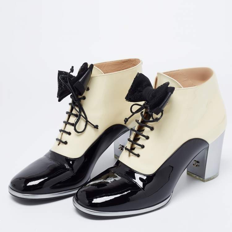 Chanel Black/Beige Patent Leather Bow Lace-Up Ankle Boots Size 40