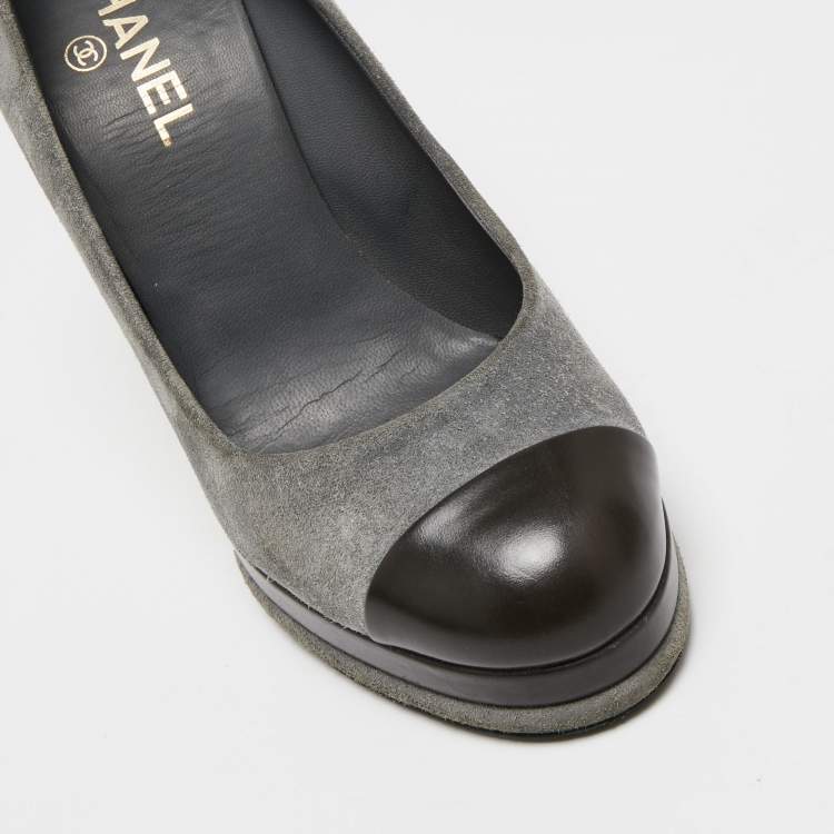 مملوكة مسبقًا Chanel Grey/Dark Brown Suede and Leather Cap Toe Platform Pumps Size 41