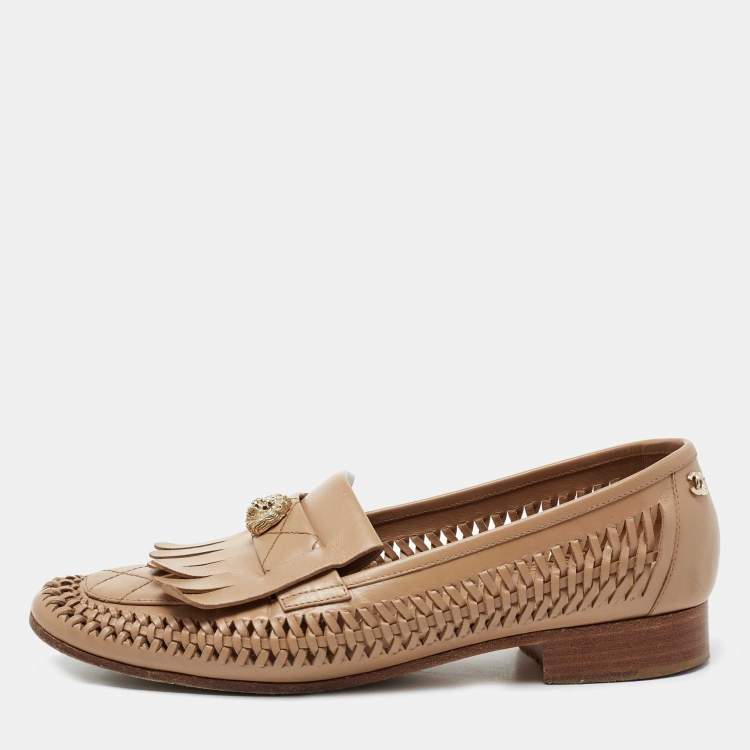 Pre Owned Chanel Beige Leather Braided Lion Head Detail Slip On Loafers Size 39