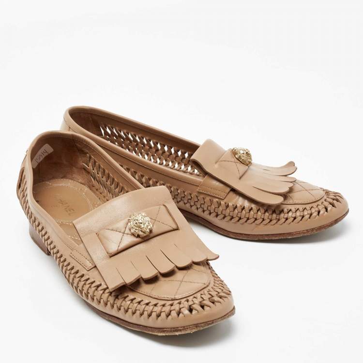 Pre Owned Chanel Beige Leather Braided Lion Head Detail Slip On Loafers Size 39