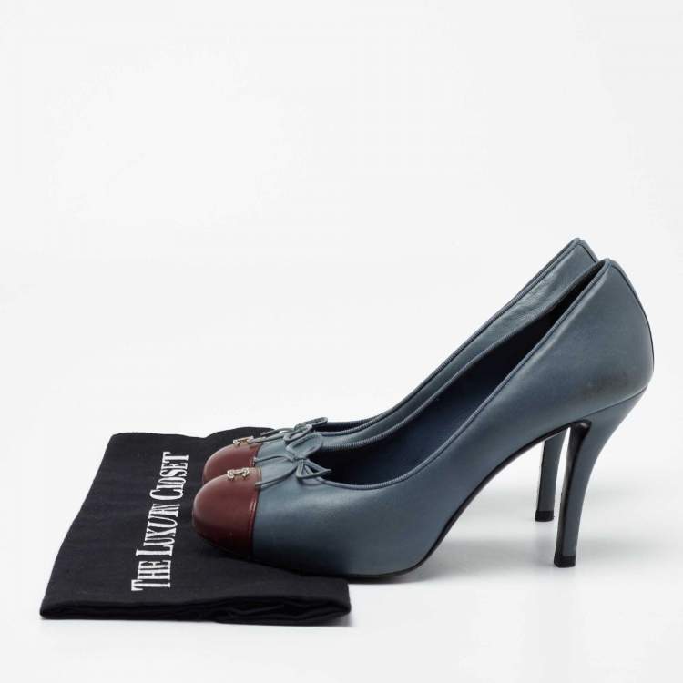 Pre Owned Chanel Slate Gray/Burgundy Leather CC Cap-Toe Bow Pumps Size 38.5