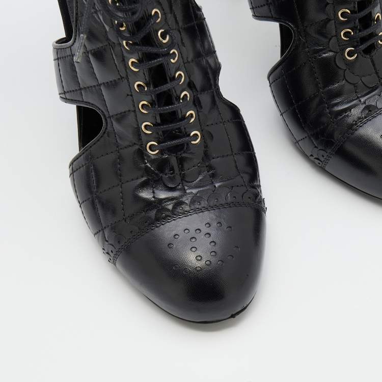 Pre Owned Chanel Black Quilted Leather CC Cap Toe Lace Up Booties Size 40.5