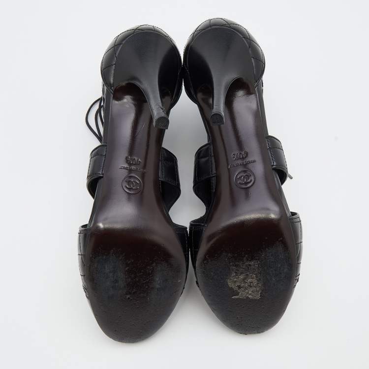 Pre Owned Chanel Black Quilted Leather CC Cap Toe Lace Up Booties Size 40.5