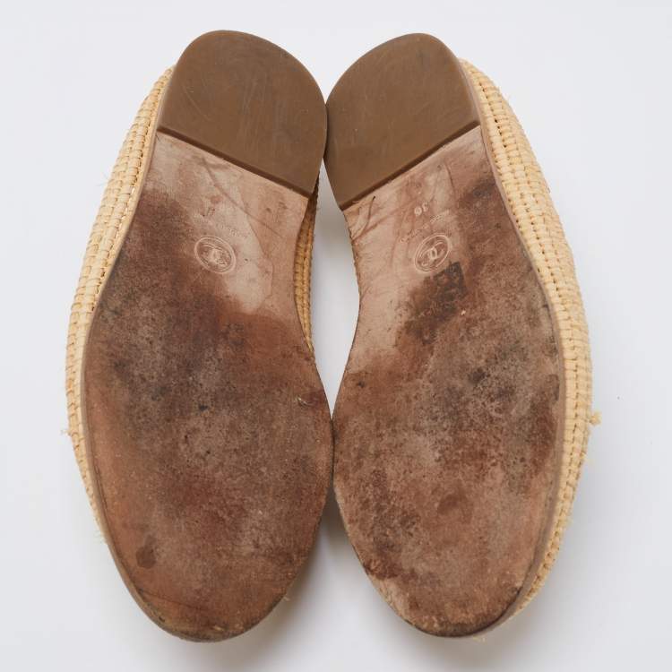 Pre Owned Chanel Beige/Black Leather and Woven Raffia CC Espadrille Flats Size 36