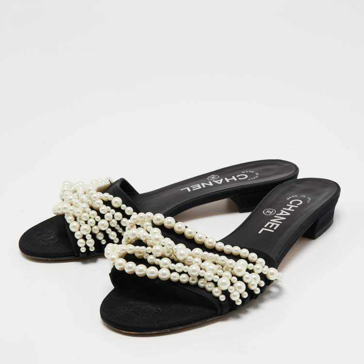 Chanel Black Fabric Pearl Embellished Flat Slides Size 36.5 Chanel