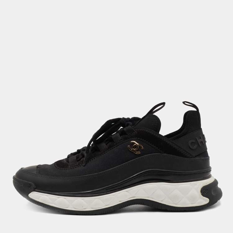 مملوكة مسبقًا Chanel Black Fabric and Leather Interlocking CC Logo Athletic Sneakers Size 38.5