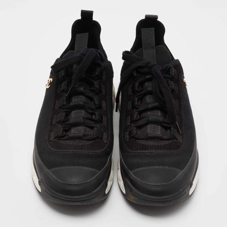 مملوكة مسبقًا Chanel Black Fabric and Leather Interlocking CC Logo Athletic Sneakers Size 38.5