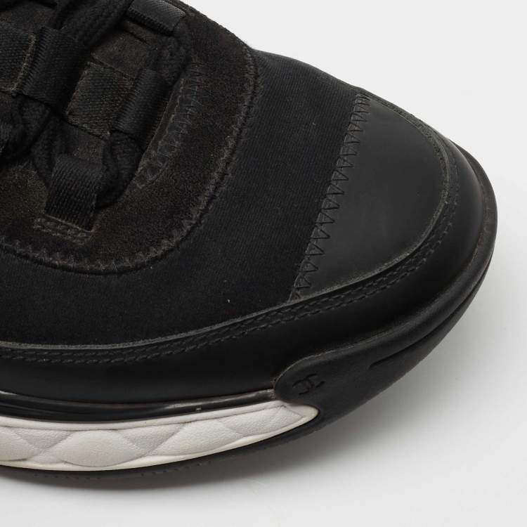 مملوكة مسبقًا Chanel Black Fabric and Leather Interlocking CC Logo Athletic Sneakers Size 38.5