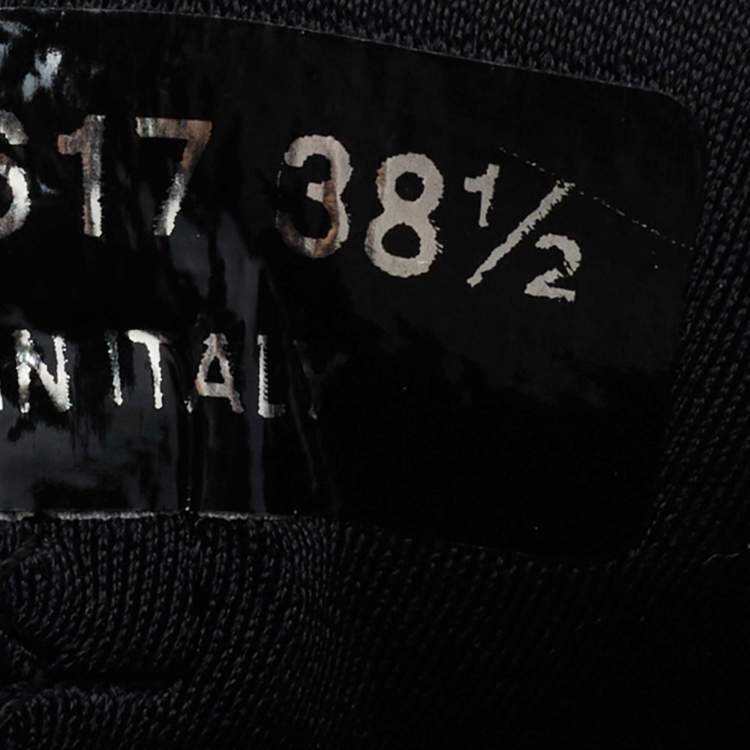 مملوكة مسبقًا Chanel Black Fabric and Leather Interlocking CC Logo Athletic Sneakers Size 38.5