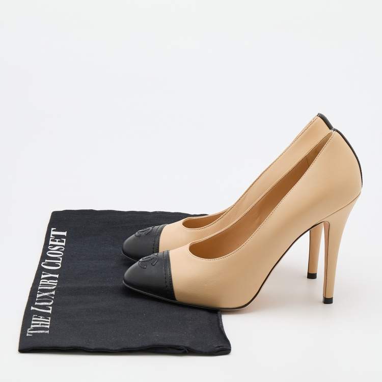 Pre Owned Chanel Beige/Black Leather CC Cap Toe Pumps Size 36