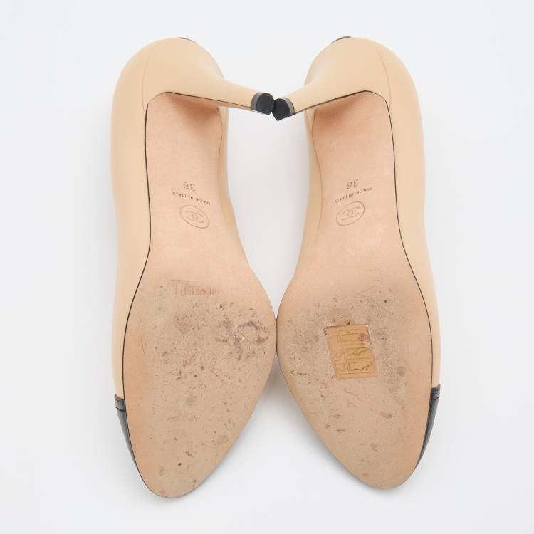 Pre Owned Chanel Beige/Black Leather CC Cap Toe Pumps Size 36