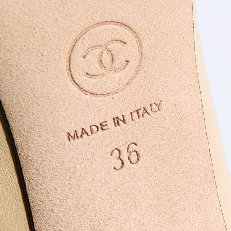 Pre Owned Chanel Beige/Black Leather CC Cap Toe Pumps Size 36